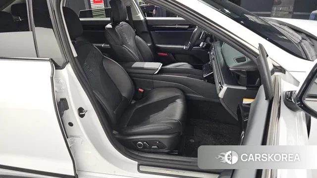 Hyundai Grandeur Hybrid (GN7) 2023 Белый из Кореи, фото 3