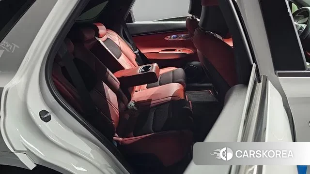 Genesis GV70 2023 Белый из Кореи, фото 3