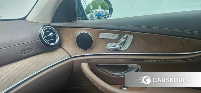 Mercedes-Benz E-Class W213 2019 Серый из Кореи, фото 3
