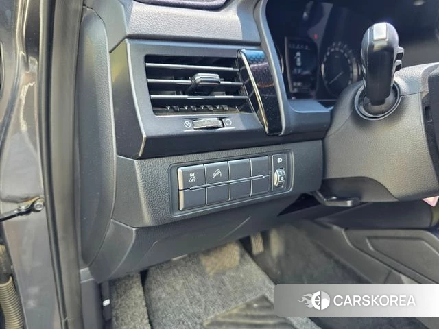 Ssangyong Rexton Sports 2019 Серебристо-серый из Кореи, фото 3