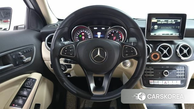 Mercedes-Benz GLA-Class X156 2018 Белый из Кореи, фото 3