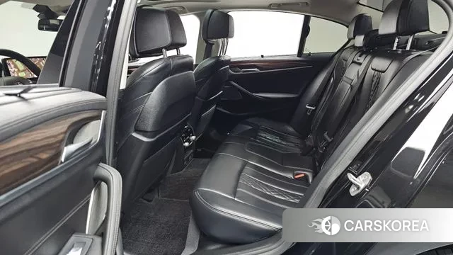 BMW 5 Series (G30) 2021 Черный из Кореи, фото 3