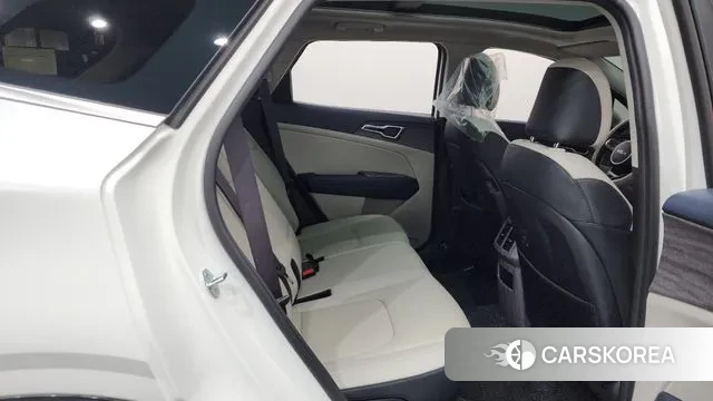 Kia Sportage 5th Generation 2022 Белый из Кореи, фото 3