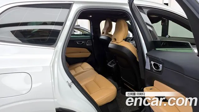 Volvo XC60 second Generation 2021 Белый из Кореи, фото 3