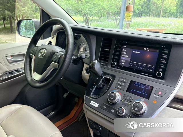 Toyota Sienna 2019 Черный из Китая, фото 3