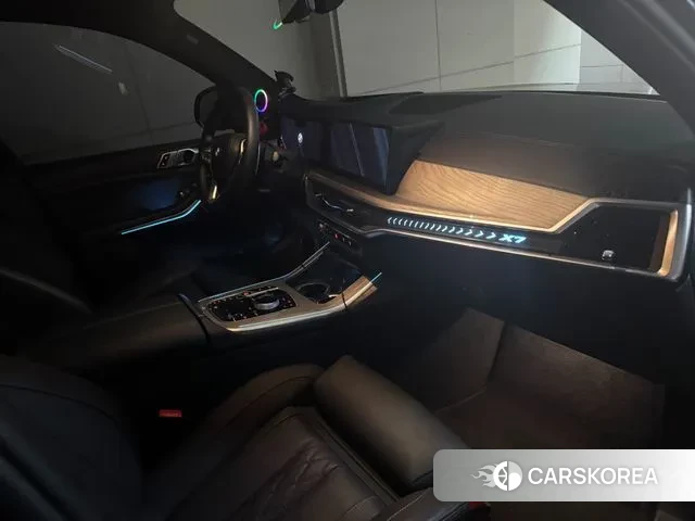 BMW X7 (G07) 2024 Черный из Кореи, фото 3