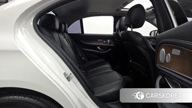 Mercedes-Benz E-Class W213 2018 Белый из Кореи, фото 3