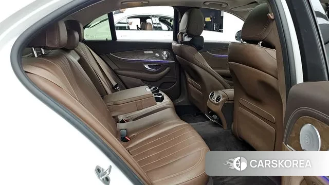 Mercedes-Benz E-Class W213 2019 Белый из Кореи, фото 3