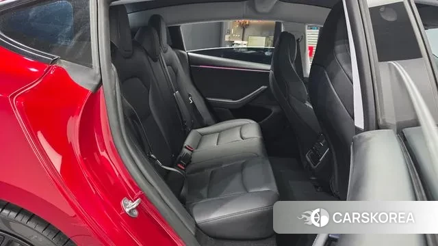 Tesla Model 3 2025 Красный из Кореи, фото 3