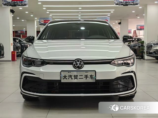 Volkswagen Golf 2022 Белый из Китая, фото 3