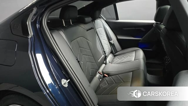 BMW 5 Series (G60) 2025 Черный из Кореи, фото 3