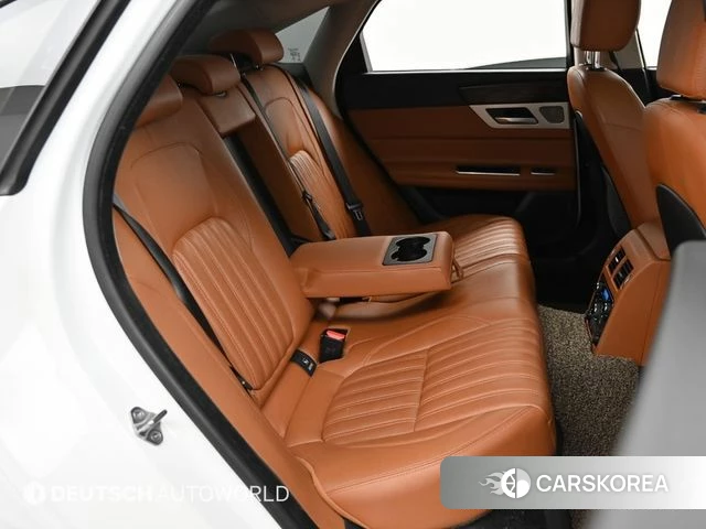 Jaguar XF (X260) 2018 Белый из Кореи, фото 3