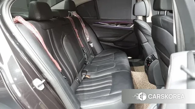 BMW 5 Series (G30) 2023 Белый из Кореи, фото 3