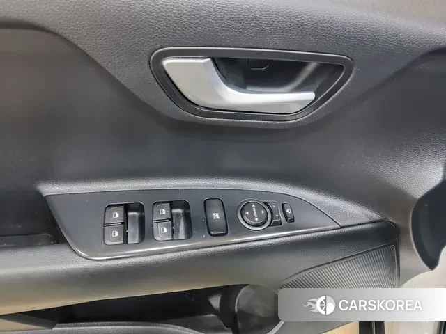 Kia Stonic 2018 Белый из Кореи, фото 3