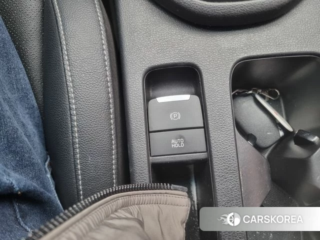 Kia The New K3 2nd generation 2021 Белый из Кореи, фото 3