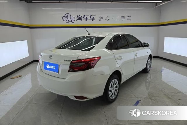 Toyota Vios 2023 Белый из Китая, фото 3