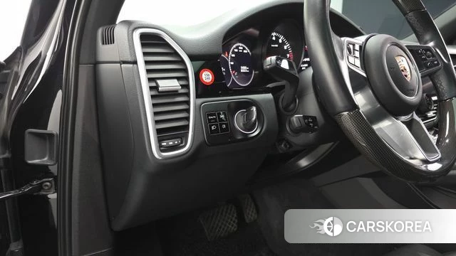 Porsche Cayenne (PO536) 2020 Черный из Кореи, фото 3
