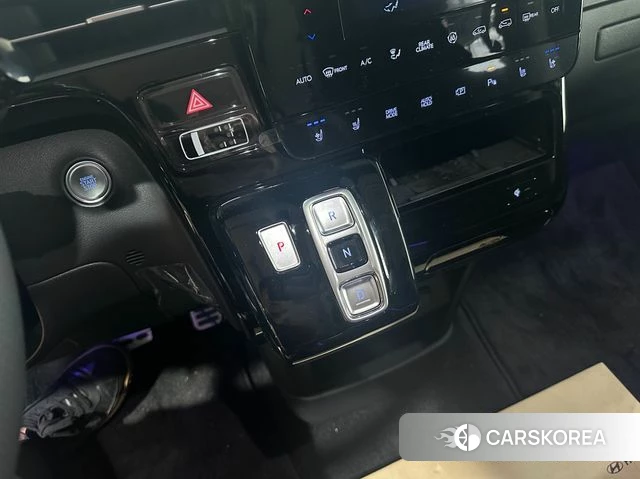 Hyundai Staria 2025 Черный из Кореи, фото 3