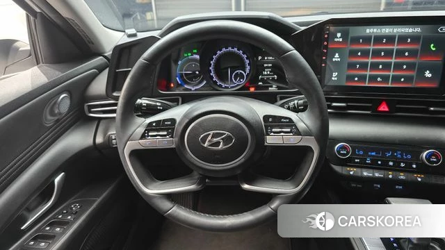 Hyundai Avante Hybrid (CN7) 2023 Белый из Кореи, фото 3