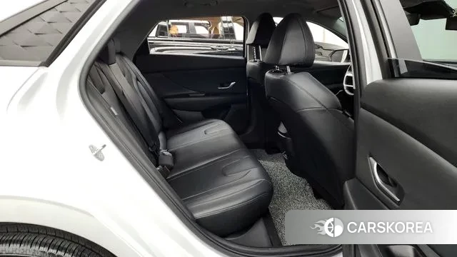 Hyundai The New Avante (CN7) 2023 Белый из Кореи, фото 3