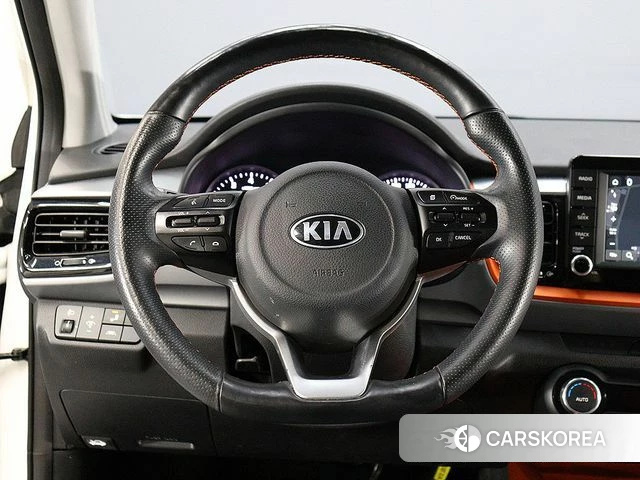 Kia Stonic 2019 Белый из Кореи, фото 3