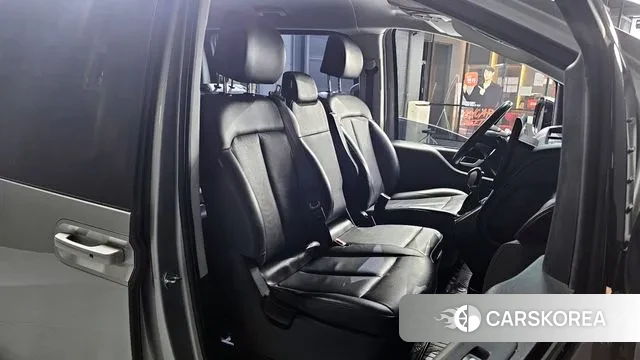 Hyundai Staria 2022 Серебряный из Кореи, фото 3