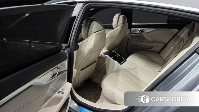 BMW 8 Series (G15) 2024 Серебристо-серый из Кореи, фото 3