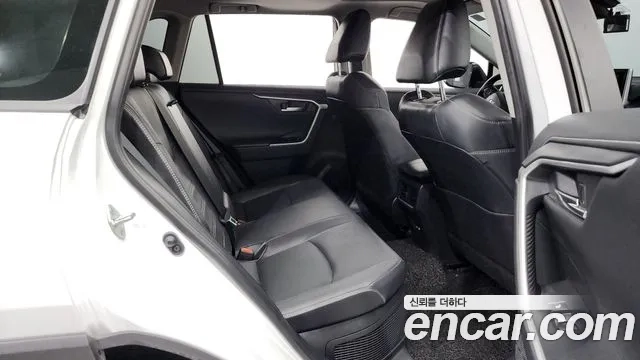 Toyota RAV4 5th Generation 2023 Белый из Кореи, фото 3