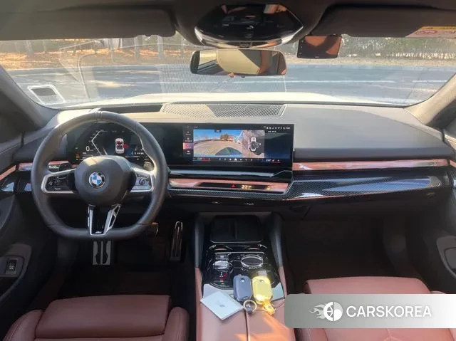 BMW 5 Series (G60) 2024 Белый из Кореи, фото 3