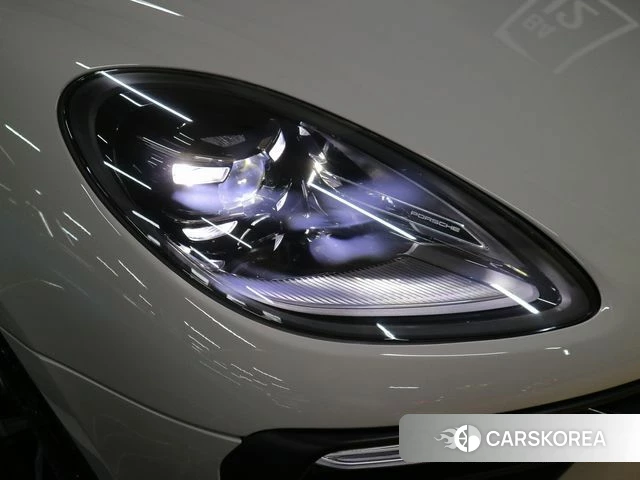 Porsche Macan 2023 Серебряный из Кореи, фото 3