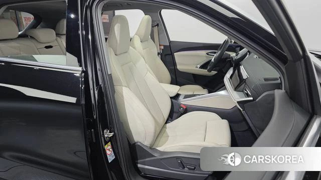 Audi Q5 (80A) 2025 Черный из Кореи, фото 3
