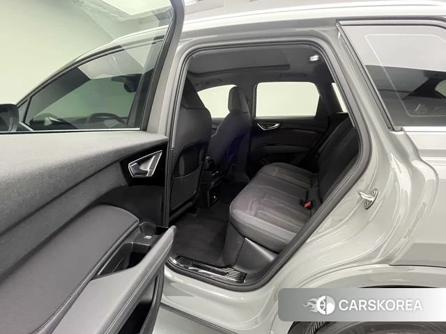 Audi Q4 e-tron 2023 Темно-серый из Китая, фото 3