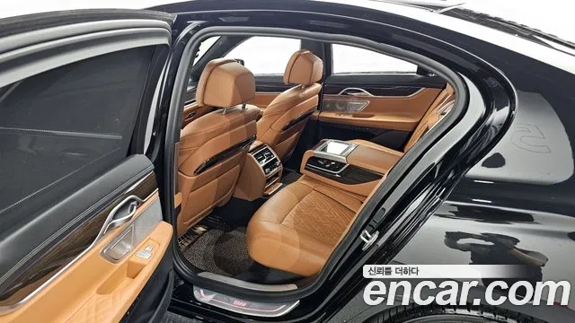 BMW 7 Series (G11) 2022 Черный из Кореи, фото 3