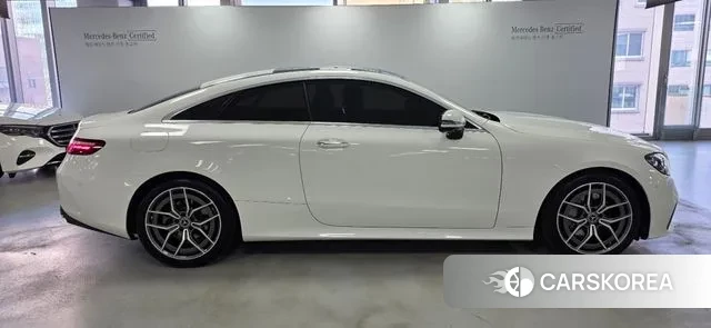 Mercedes-Benz E-Class W213 2023 Белый из Кореи, фото 3