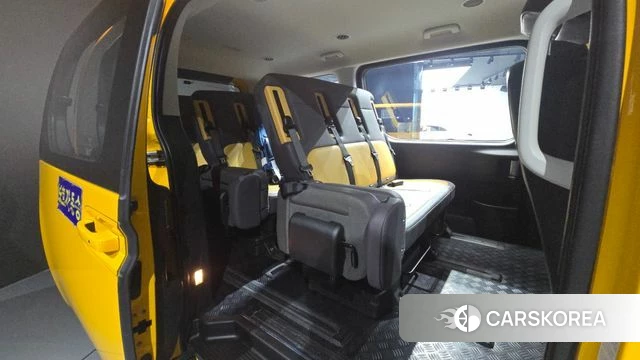 Hyundai Staria 2022 Желтый из Кореи, фото 3