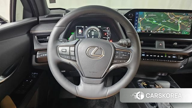 Lexus UX250h 2023 Белый из Кореи, фото 3