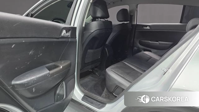 Kia Sportage The Bold 2021 Серебряный из Кореи, фото 3