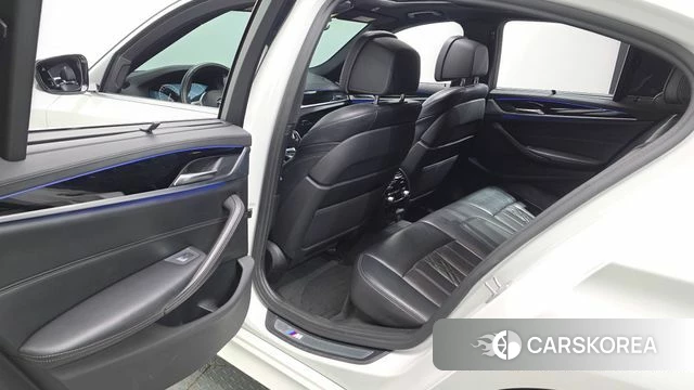 BMW 5 Series (G30) 2019 Белый из Кореи, фото 3