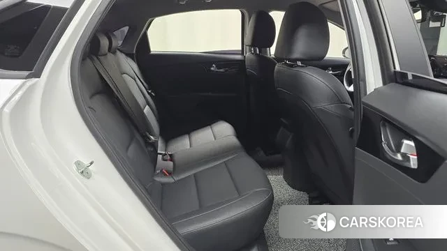 Kia The New K3 2nd generation 2022 Белый из Кореи, фото 3