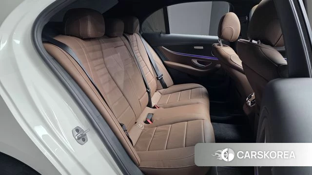 Mercedes-Benz E-Class W213 2022 Белый из Кореи, фото 3