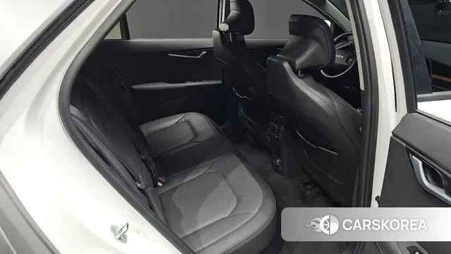 Kia Di Ol Nu Niro 2022 Белый из Кореи, фото 3