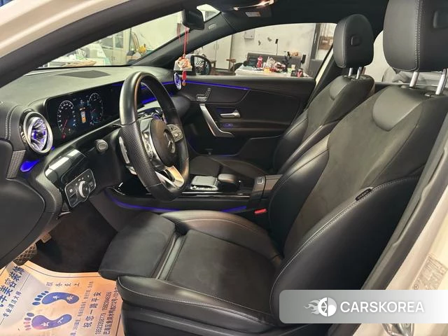 Mercedes-Benz Class A 2023 Белый из Китая, фото 3