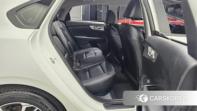 Kia The New K3 2nd generation 2022 Белый из Кореи, фото 3