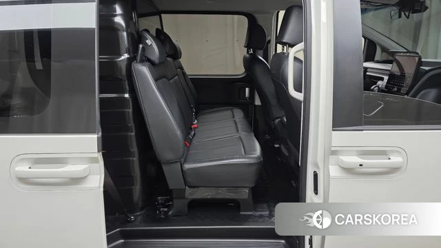 Hyundai Staria 2023 Белый из Кореи, фото 3