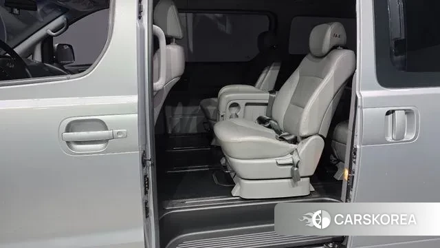 Hyundai The New Grand Starex 2018 Серебристо-серый из Кореи, фото 3