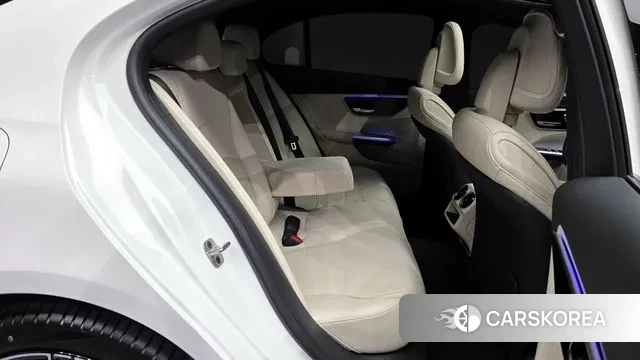 Mercedes-Benz C-Class W206 2025 Белый из Кореи, фото 3