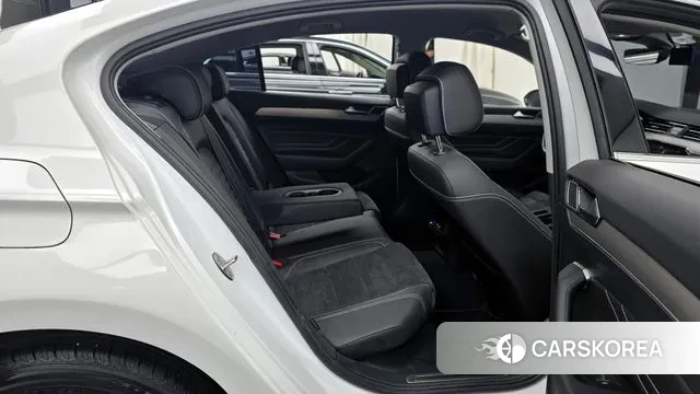 Volkswagen Passat GT (B8) 2021 Белый из Кореи, фото 3