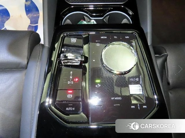 BMW 5 Series (G60) 2025 Черный из Кореи, фото 3