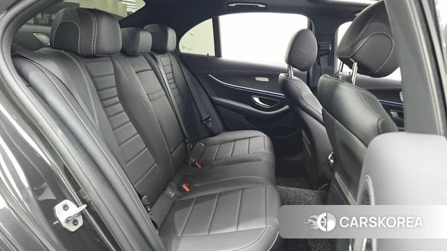 Mercedes-Benz E-Class W213 2023 Серый из Кореи, фото 3