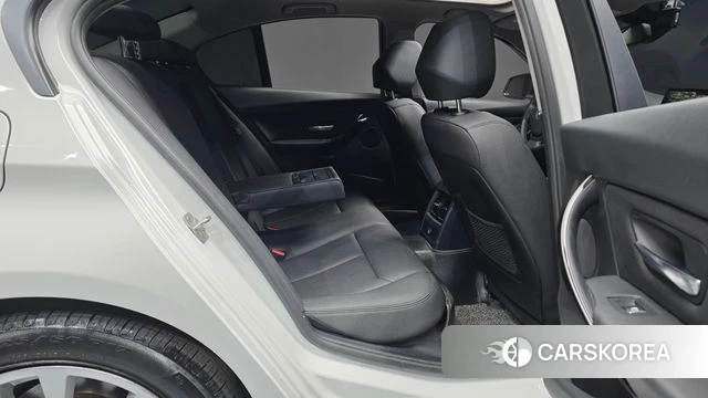 BMW 3 Series (F30) 2018 Белый из Кореи, фото 3